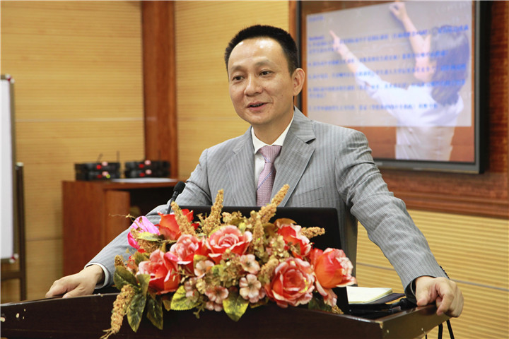 共享世界教育資源，培養國際精英人才