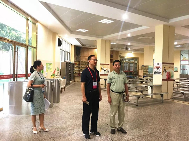 責任督學來校督導，美好教育再添助力——龍華區中小學第六責任區督學一行5人來我校進行督導檢查