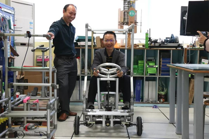 創客教育送課進校，參與師生共同提高——龍華區古興東學科帶頭人工作室創客教育研究活動在我校進行